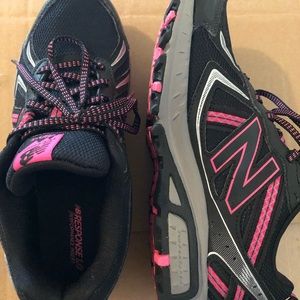 New Balance All Terrain Women’s size 8.5